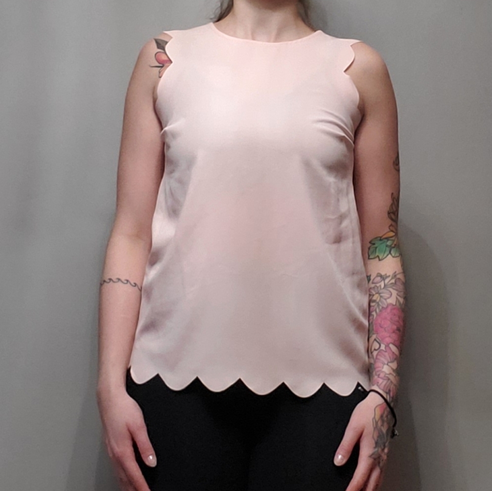 Scallop Edge Top